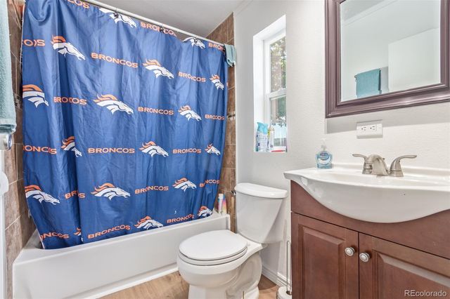 10611 Barron Circle, Longmont, CO 80504