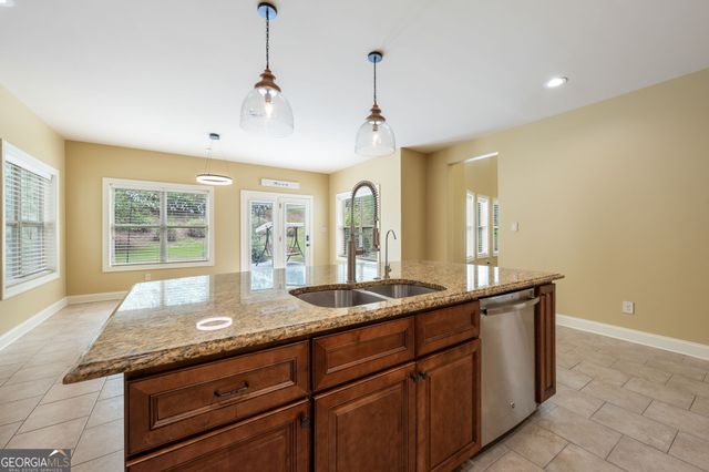 10 Ridgeview Court, Newnan, GA 30263