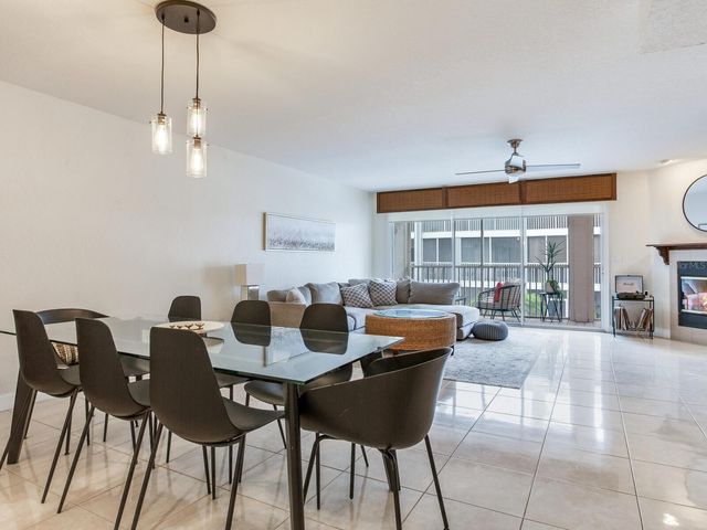 521 PINELLAS BAYWAY S 204, St Petersburg, FL 33715