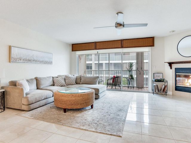 521 PINELLAS BAYWAY S 204, St Petersburg, FL 33715