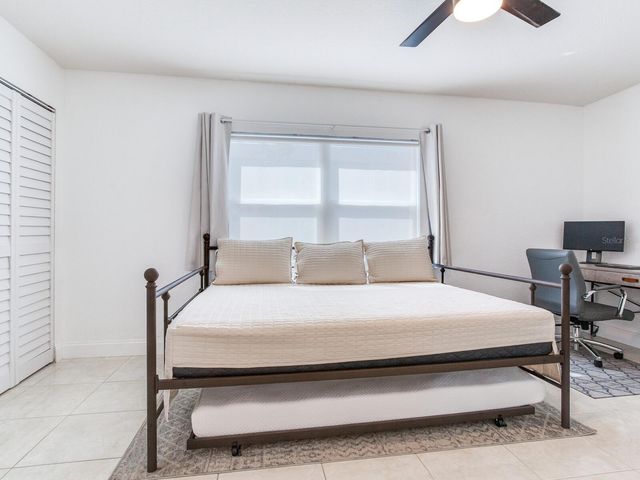 521 PINELLAS BAYWAY S 204, St Petersburg, FL 33715