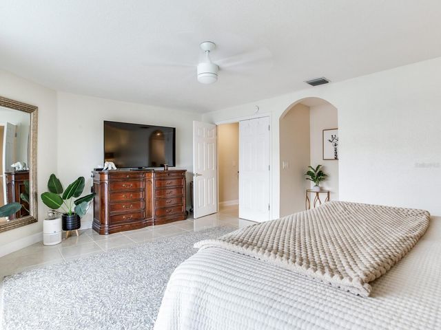 521 PINELLAS BAYWAY S 204, St Petersburg, FL 33715