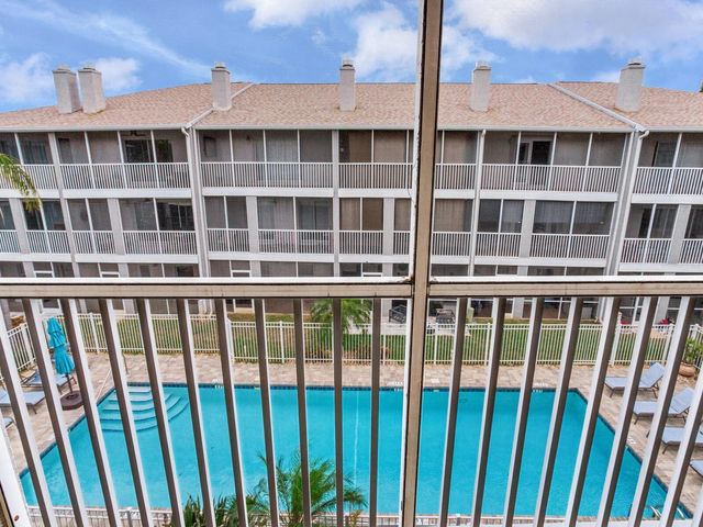 521 PINELLAS BAYWAY S 204, St Petersburg, FL 33715