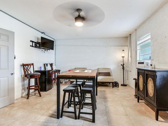 521 PINELLAS BAYWAY S 204, St Petersburg, FL 33715