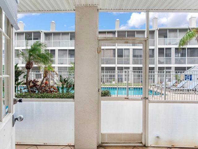 521 PINELLAS BAYWAY S 204, St Petersburg, FL 33715