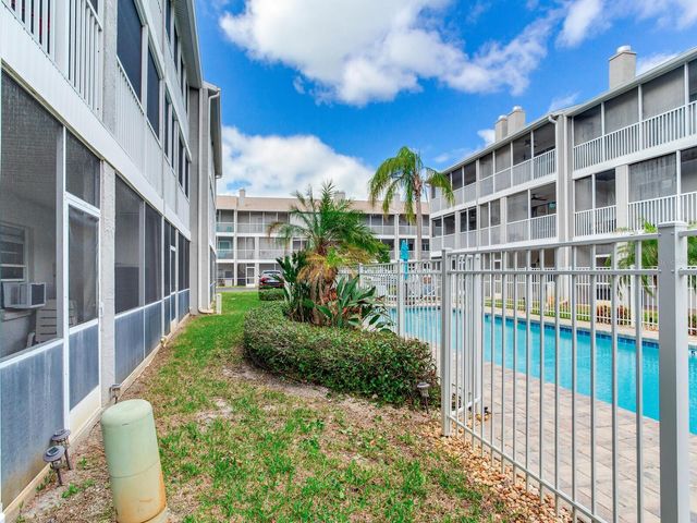521 PINELLAS BAYWAY S 204, St Petersburg, FL 33715