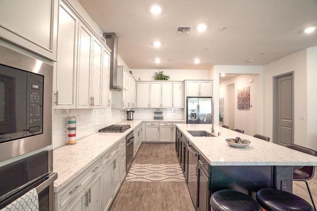 9444 Quintero Ave, Elk Grove, CA 95624