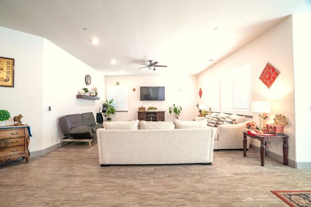 9444 Quintero Ave, Elk Grove, CA 95624