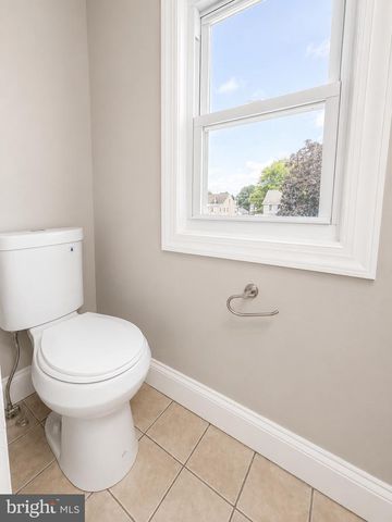 525 LOCUST ST, Bristol, PA 19007
