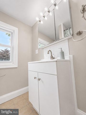 525 LOCUST ST, Bristol, PA 19007