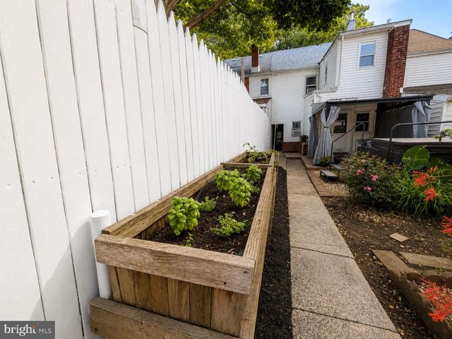 525 LOCUST ST, Bristol, PA 19007