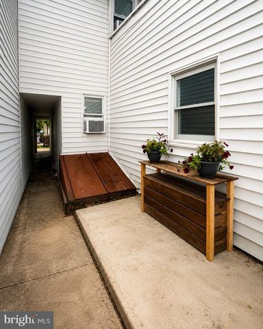 525 LOCUST ST, Bristol, PA 19007