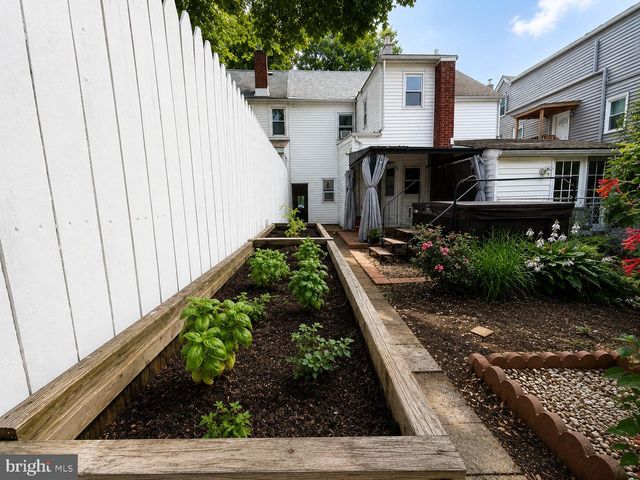 525 LOCUST ST, Bristol, PA 19007