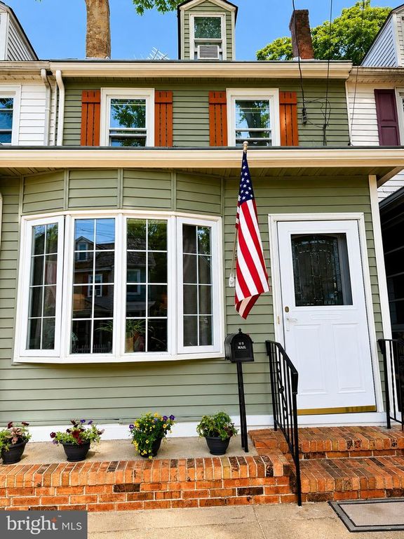 525 LOCUST ST, Bristol, PA 19007
