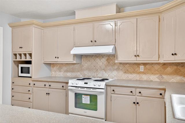 1905 Plymouth Lane, Oklahoma City, OK 73120