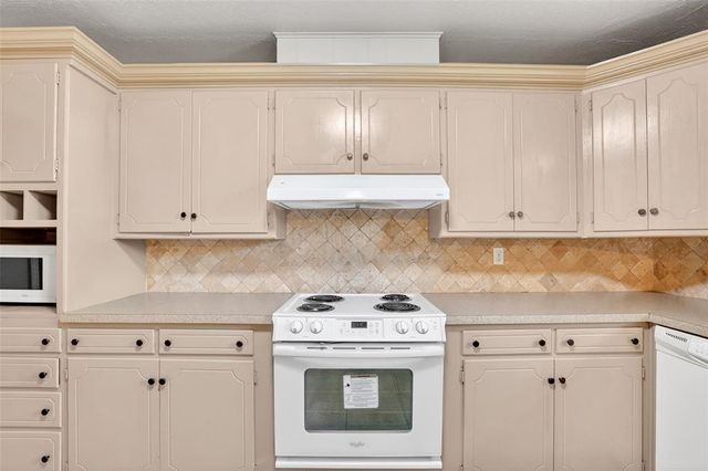 1905 Plymouth Lane, Oklahoma City, OK 73120