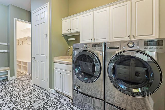 9222 Northpointe Ridge, Brighton, MI 48114