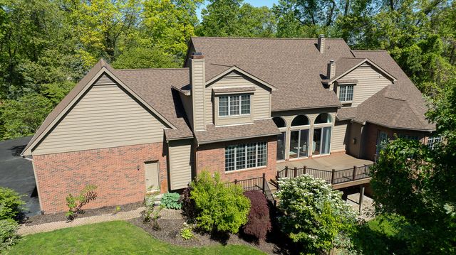 9222 Northpointe Ridge, Brighton, MI 48114