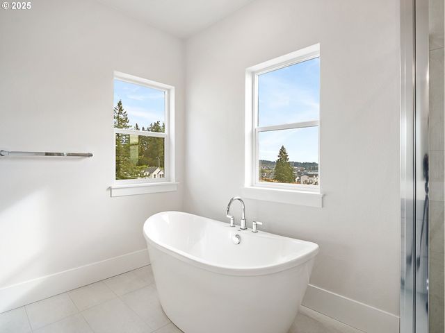 11824 Sw 182nd Ave, Beaverton, OR 97007