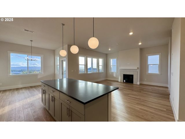 11824 Sw 182nd Ave, Beaverton, OR 97007