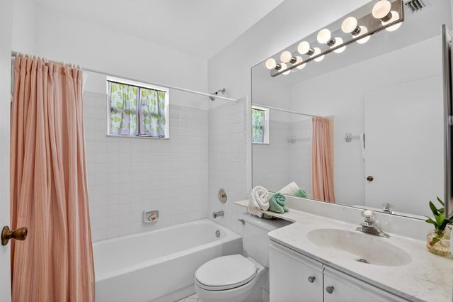 5394 Firenze Drive, Boynton Beach, FL 33437