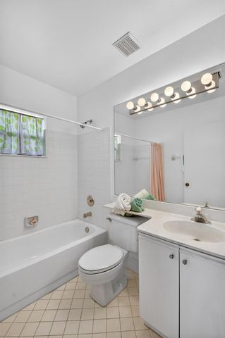 5394 Firenze Drive, Boynton Beach, FL 33437