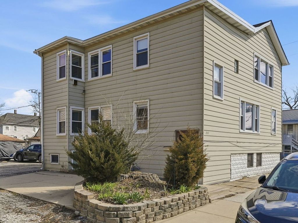 2111 Main Street, Melrose Park, IL 60160