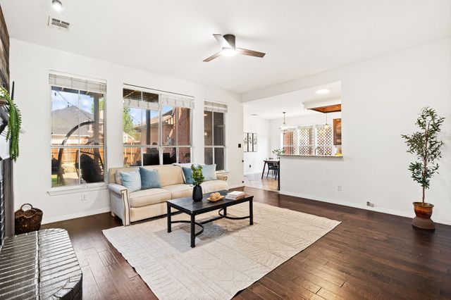 3905 Lakeside Drive, Rowlett, TX 75088