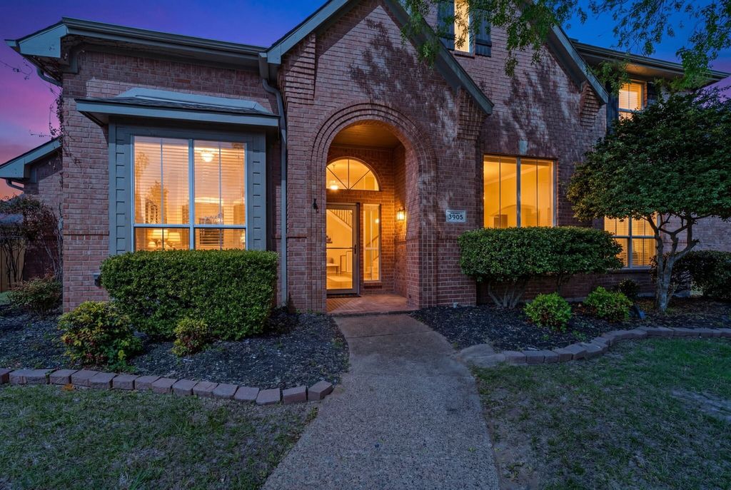 3905 Lakeside Drive, Rowlett, TX 75088