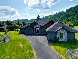 86 Marie Victoria Ct, Sandpoint, ID 83864