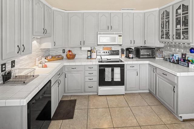 2644 Zuider Zee Cir, Elverta, CA 95626