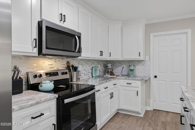 1039 Lynn Romero Drive, Breaux Bridge, LA 70517