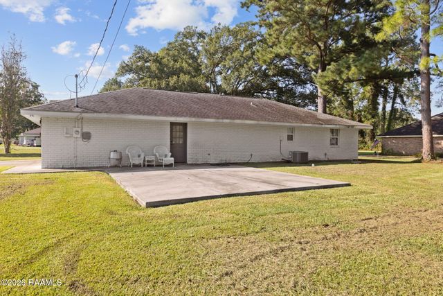 1039 Lynn Romero Drive, Breaux Bridge, LA 70517