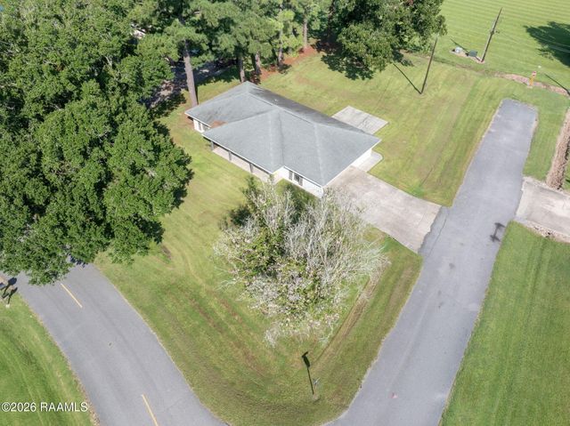 1039 Lynn Romero Drive, Breaux Bridge, LA 70517