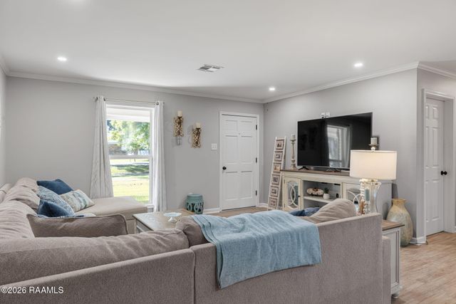 1039 Lynn Romero Drive, Breaux Bridge, LA 70517