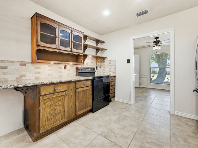 2325 Lancecrest Drive, Garland, TX 75044