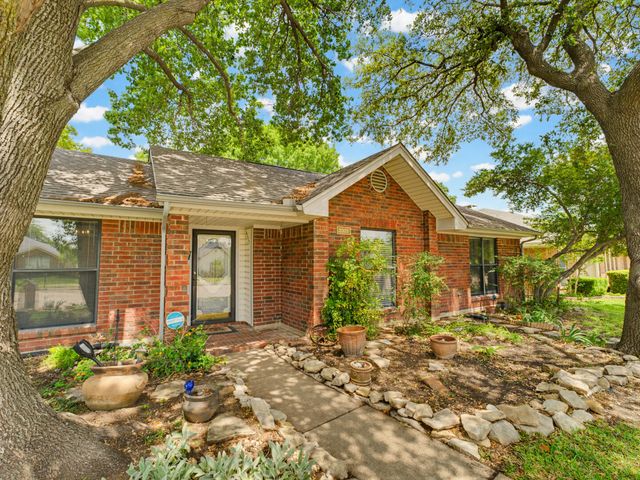 2325 Lancecrest Drive, Garland, TX 75044