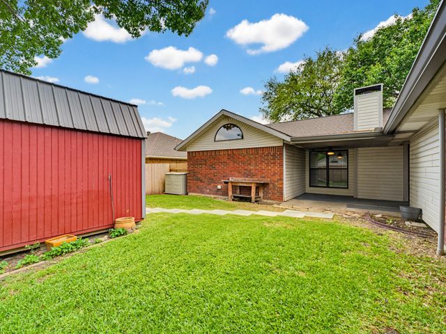 2325 Lancecrest Drive, Garland, TX 75044
