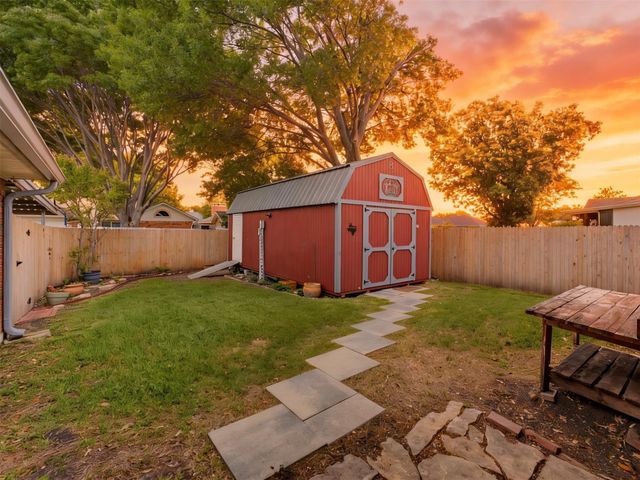 2325 Lancecrest Drive, Garland, TX 75044