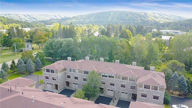 13 Ellicottvillas, Ellicottville, NY 14731