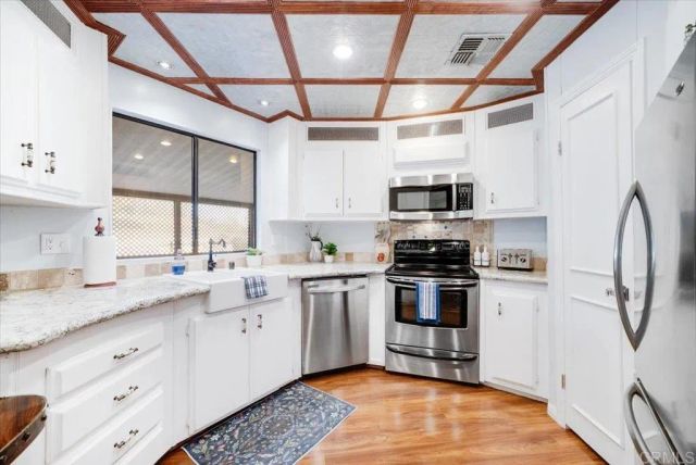 8975 Lawrence Welk Drive 394, Escondido, CA 92026