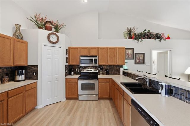 1725 NE 21st ST, Cape Coral, FL 33909