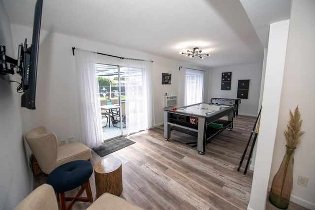 5320 Taylor St, Hollywood, FL 33021