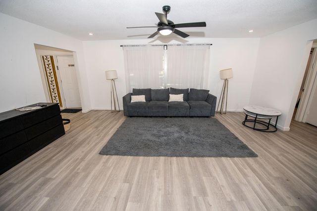 5320 Taylor St, Hollywood, FL 33021