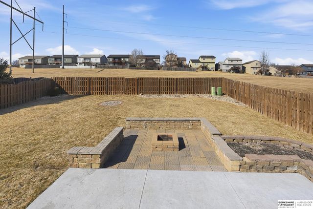 6318 N 148th Street, Omaha, NE 68116