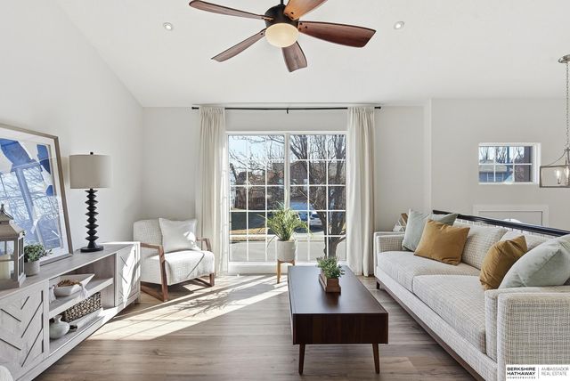 6318 N 148th Street, Omaha, NE 68116