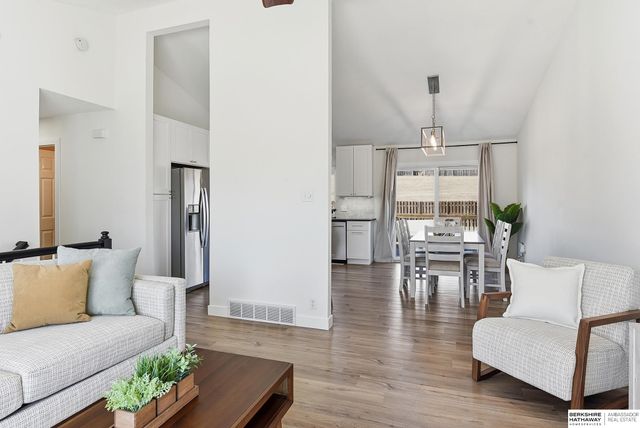 6318 N 148th Street, Omaha, NE 68116