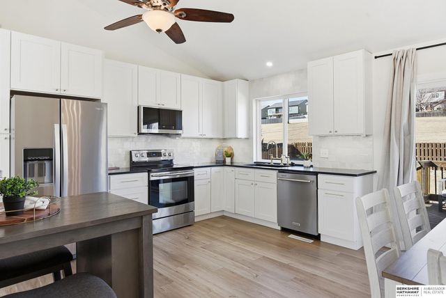 6318 N 148th Street, Omaha, NE 68116