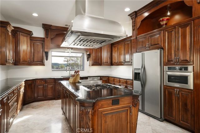 9446 Kern River, Bakersfield, CA 93308