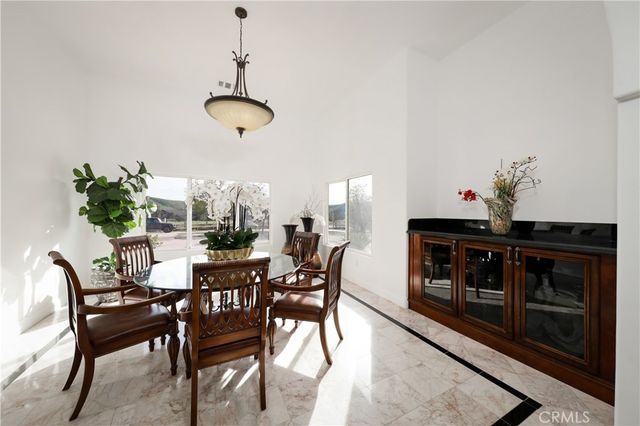 9446 Kern River, Bakersfield, CA 93308